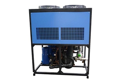 操作冷水機(jī)時(shí)有哪些注意事項(xiàng)？